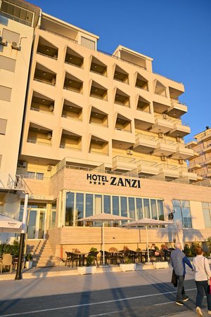 Hotel ZANZI wakacje
