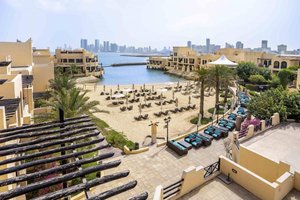 Hotel F1 GRAND PRIX - NOVOTEL BAHRAIN AL DANA RESORT wakacje