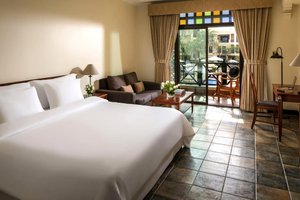 Hotel F1 GRAND PRIX - NOVOTEL BAHRAIN AL DANA RESORT wakacje