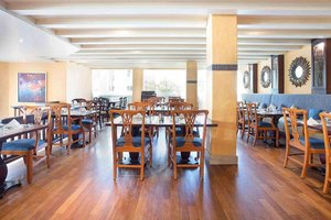 Hotel F1 GRAND PRIX - NOVOTEL BAHRAIN AL DANA RESORT wakacje