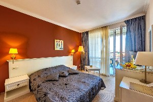 Standard Room (CityView, Balcony)