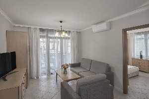 1 Bedroom Apartment (Park View, Balcony)