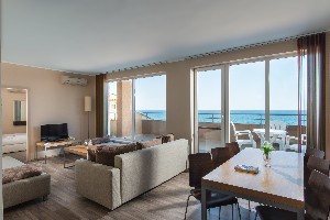 2 bedroom sea view