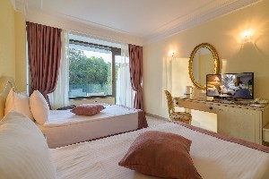 double park view room