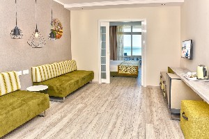 family room kids room