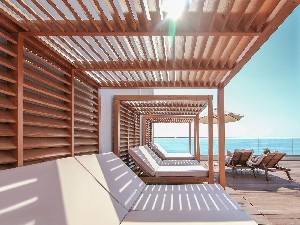 exclusive zone infinity pool