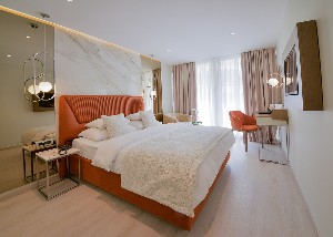 Superior Room w Balcony