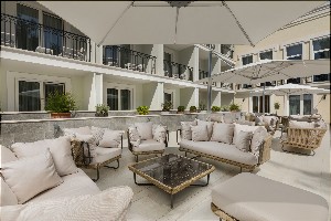 Conference Bar Terrace