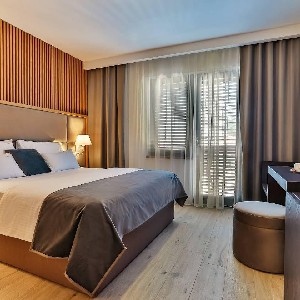 Hotel DVOR KORNIC wakacje