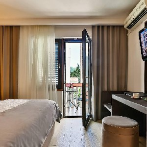 Hotel DVOR KORNIC wakacje