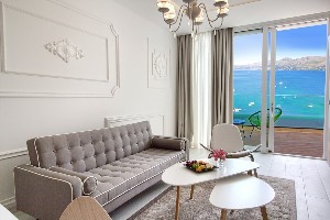 Executive Junior Sea View Suite with Balcony