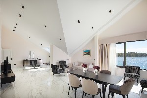 3 Bedroom Premium Apartment for 5