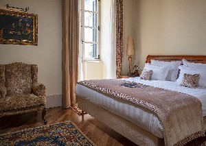 JuniorSuite (CityView, Balcony)