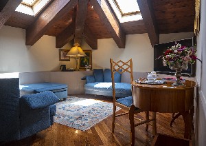 Deluxe Suite (Attic)