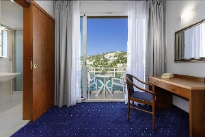 Superior Room with Balcony and Sea View