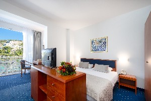 Superior Room with Balcony and Sea View