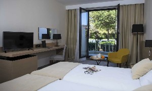 Comfort room with balcony