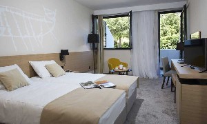 Comfort room with balcony