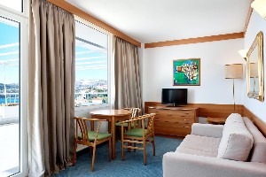 Sea View Suite 