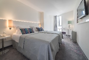 Double or Twin Room Hotel Atrium View