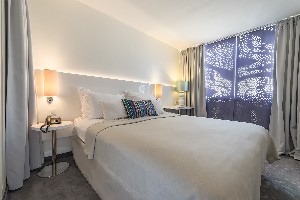 Single Room Hotel Atrium View