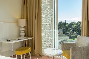 Courtyard/Park View With French Balcony 
