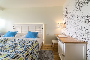 Large Room (SeaView, FrenchBalcony)