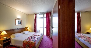 Room (GardenView, Balcony)