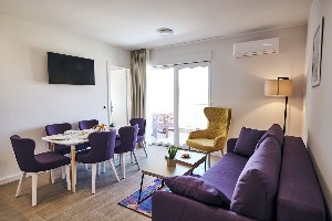 2 Bedroom Apartment (Balcony)