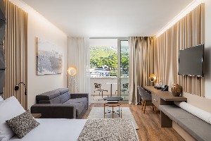 Deluxe_Double_Room_With_Balcony