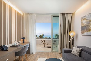 Luxury_Room_With_Sea_View_Balcony