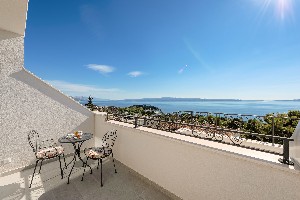 DELUXE ROOM WITH BALCONY