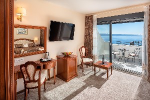 DELUXE ROOM WITH BALCONY