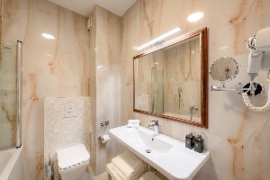 DELUXE ROOM WITH BALCONY