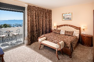 DELUXE ROOM WITH BALCONY