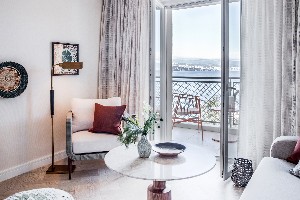 Large Superior Room (SeaView, Balcony)