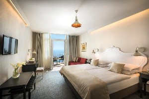 Superior Room (SeaView)