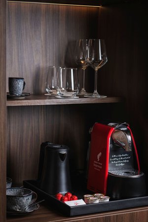 Deluxe Room (SeaView, Balcony)