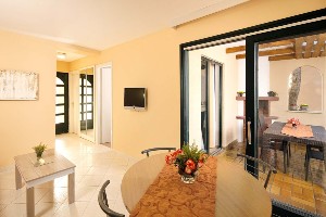 2 Bedroom Classic Apartment (Park View, Balcony)