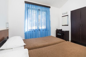 1 Bedroom Apartment (Park View, Balcony)