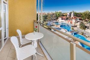 Premium room balcony pool-side connected