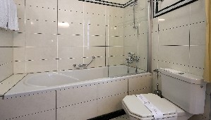 Standard Double Bathroom