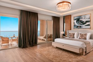 Royal Jacuzzi Suite with Sea View