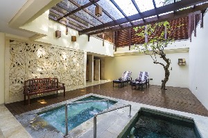 Hotel NUSA DUA BEACH HOTEL & SPA wakacje