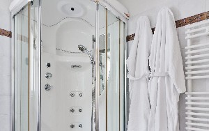 Hotel 2000 EIRA wakacje