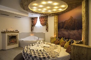 Hotel TSCHURTSCHENTHALER wakacje