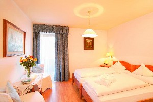 Hotel TSCHURTSCHENTHALER wakacje