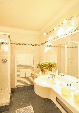 Hotel TSCHURTSCHENTHALER wakacje