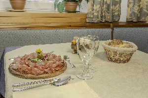 Hotel ALBERGO RISTORO LEZUO wakacje