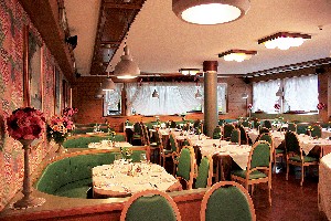 Hotel MAJONI wakacje